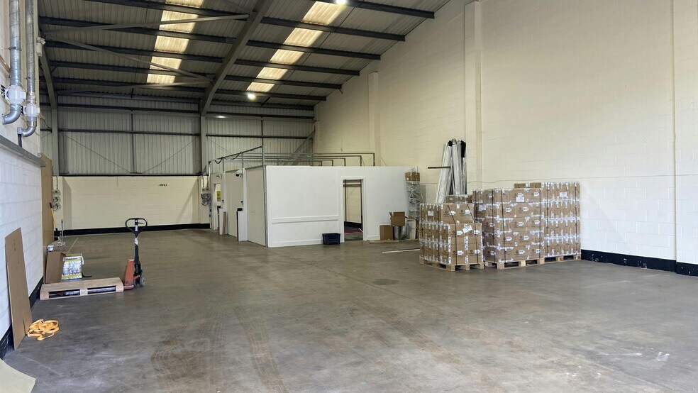 Buckingham Clos, Nuneaton en alquiler - Foto del edificio - Imagen 3 de 9