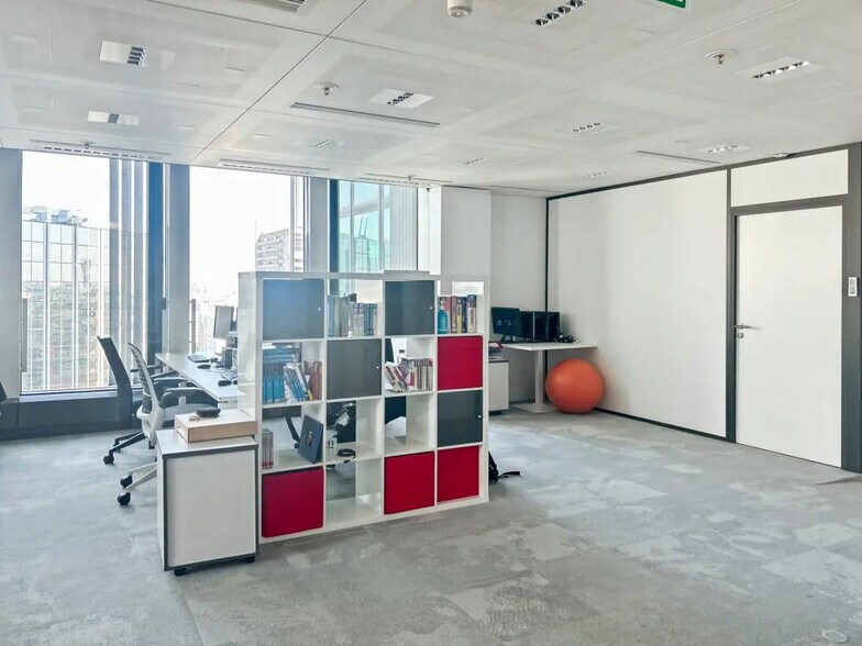 16 Place De L'Iris, Courbevoie en alquiler - Foto del edificio - Imagen 3 de 32