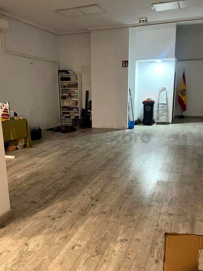 Madrid, MAD 28020 - Unidad 4 - - Foto del interior - Image 2 of 17