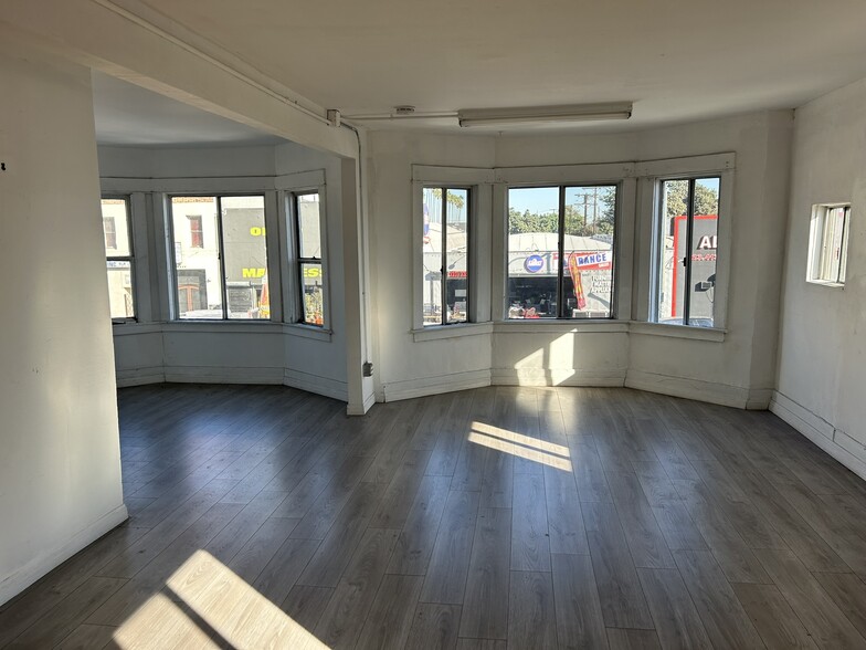 5911 S Broadway, Los Angeles, CA en venta - Foto del edificio - Imagen 3 de 25