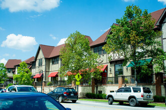 10 Brook St, Asheville, NC en alquiler Foto del edificio- Imagen 2 de 4