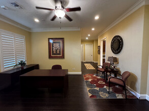 11601 Spring-cypress Rd, Tomball, TX en alquiler Foto del interior- Imagen 2 de 20