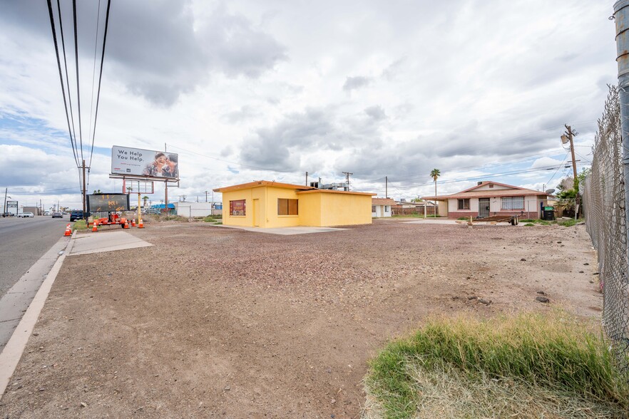 245 E Main St, El Centro, CA en venta - Foto del edificio - Imagen 2 de 55