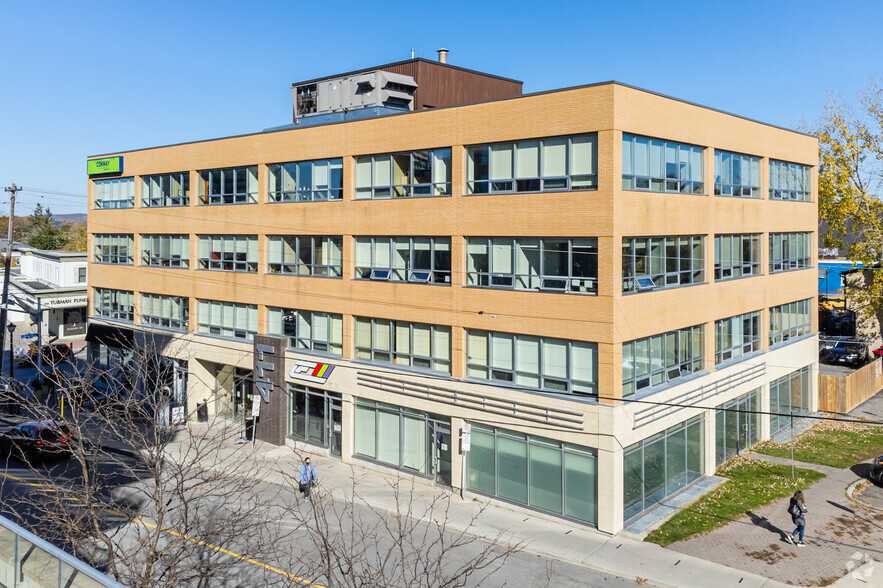 411 Roosevelt Ave, Ottawa, ON en alquiler - Foto principal - Imagen 1 de 8