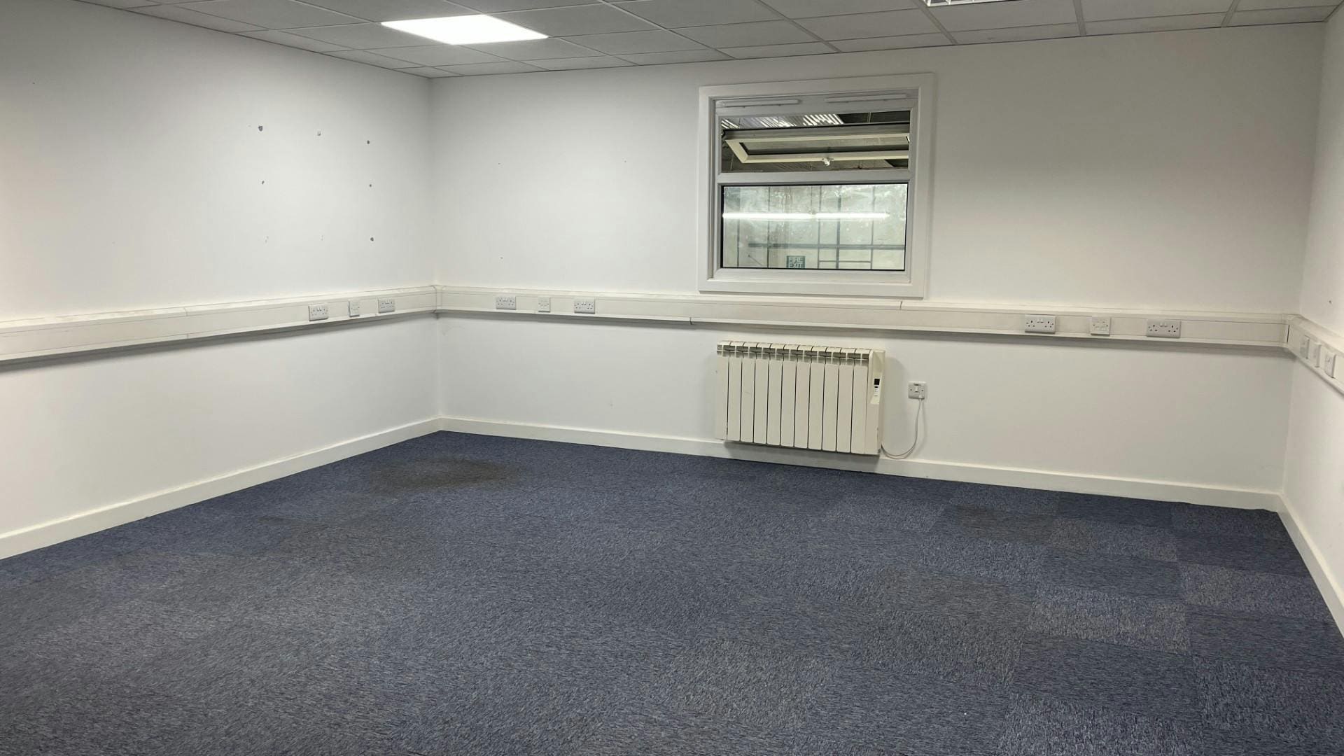 15-29 Hurlbutt Rd, Warwick en alquiler Foto del edificio- Imagen 1 de 2