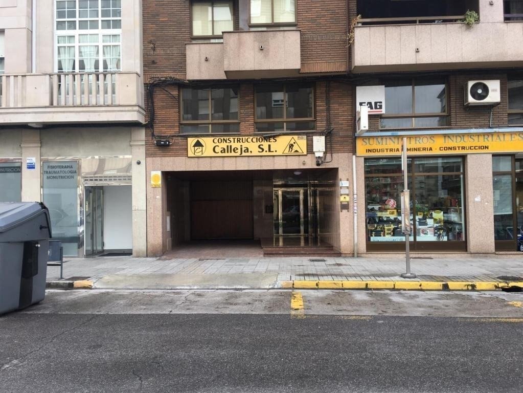 Local en Ponferrada, León en venta Foto principal- Imagen 1 de 12