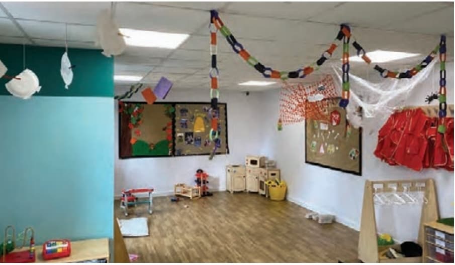 31-37 Lambourne Crescent, Cardiff, VGL CF14 5GG - Unidad 35-37 -  - Foto del interior - Image 1 of 5