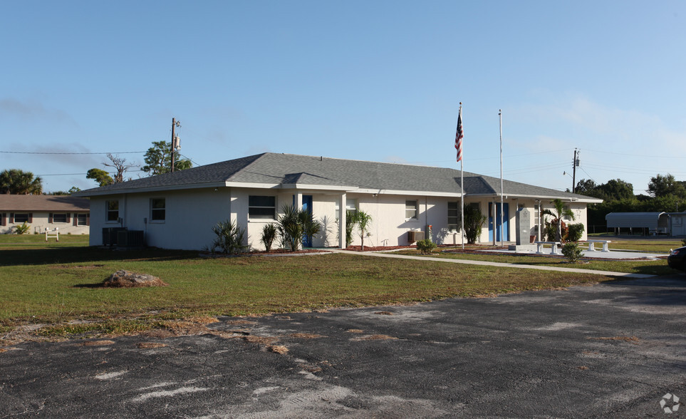 23300 Harper Ave, Port Charlotte, FL en venta - Foto principal - Imagen 1 de 5