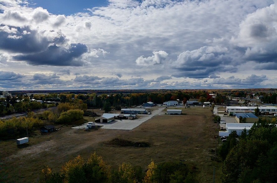 1720 N Lincoln Rd, Escanaba, MI en alquiler - Vista aérea - Imagen 1 de 7