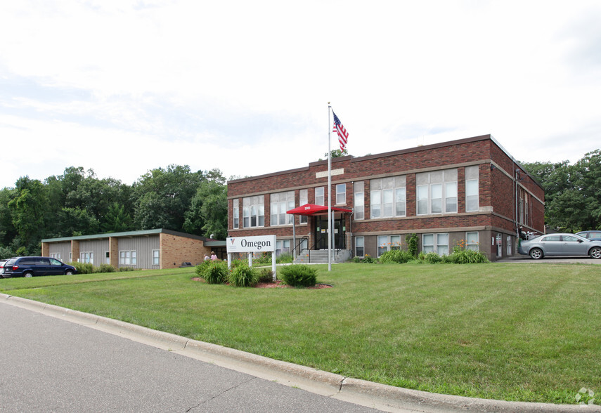 2000 Hopkins Crossroads, Minnetonka, MN en venta - Foto del edificio - Imagen 2 de 3