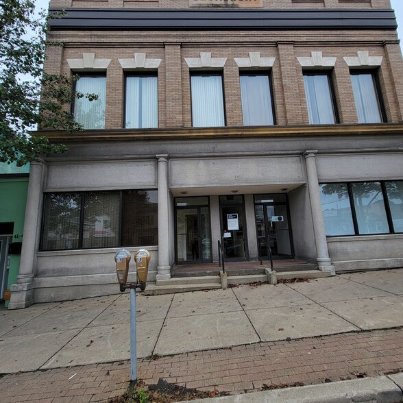 37 W Main St, Fredonia, NY en venta - Foto del edificio - Imagen 1 de 27