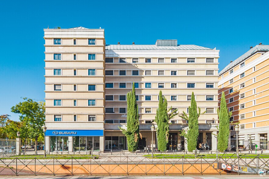 Calle de Santa Engracia, 120, Madrid, Madrid en alquiler - Foto del edificio - Imagen 2 de 5