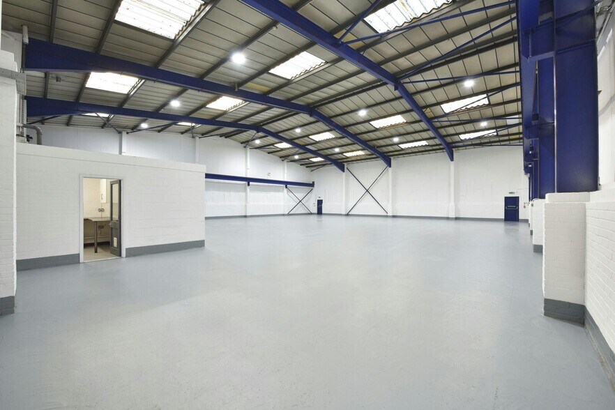 Roundthorn Industrial Estate, Ennis Close, Manchester en alquiler - Foto del edificio - Imagen 3 de 6