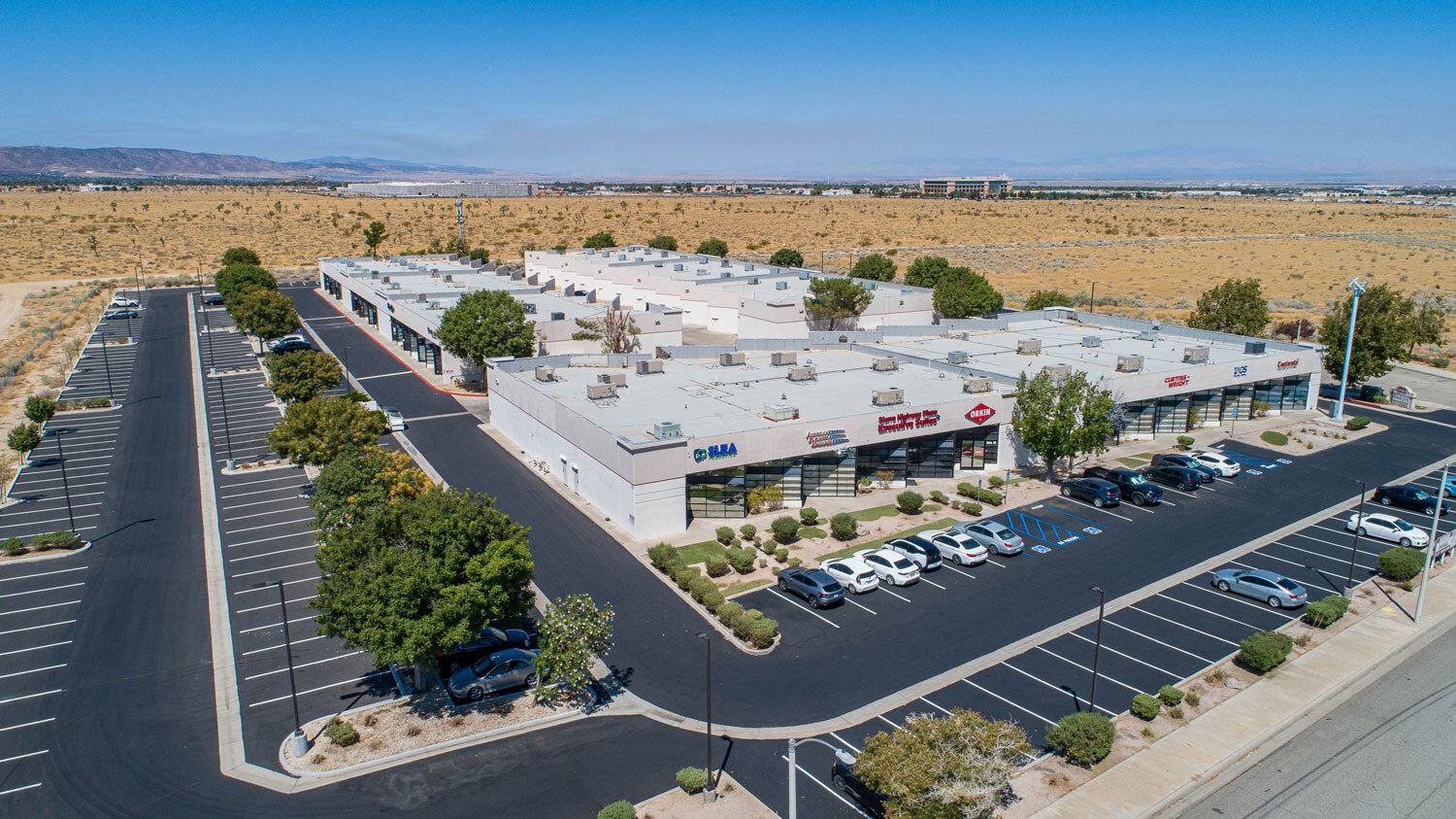 Sierra Highway Plaza cartera de 4 inmuebles en venta en LoopNet.es Foto del edificio- Imagen 1 de 25