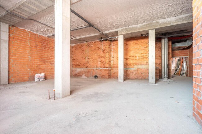 Más detalles de Calle Fernando Alonso Díaz, 32, Oviedo - Local en venta