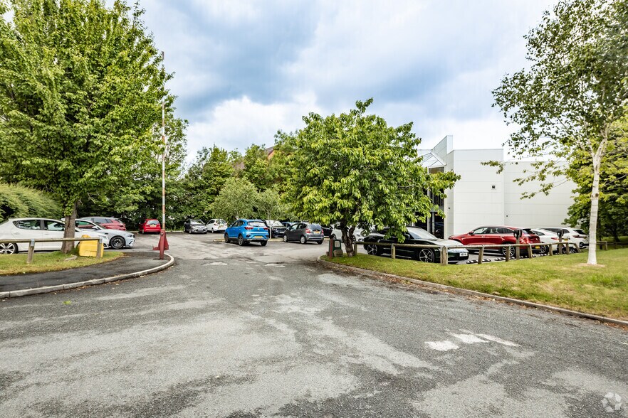 Chester Rd, Runcorn en venta - Foto del edificio - Imagen 2 de 11