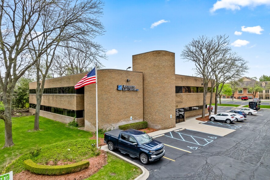 805 Oakwood Dr, Rochester, MI en alquiler - Foto del edificio - Imagen 1 de 29