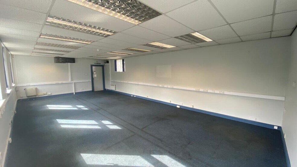Coppice Side Industrial Estate, Walsall en alquiler - Foto del edificio - Imagen 2 de 11