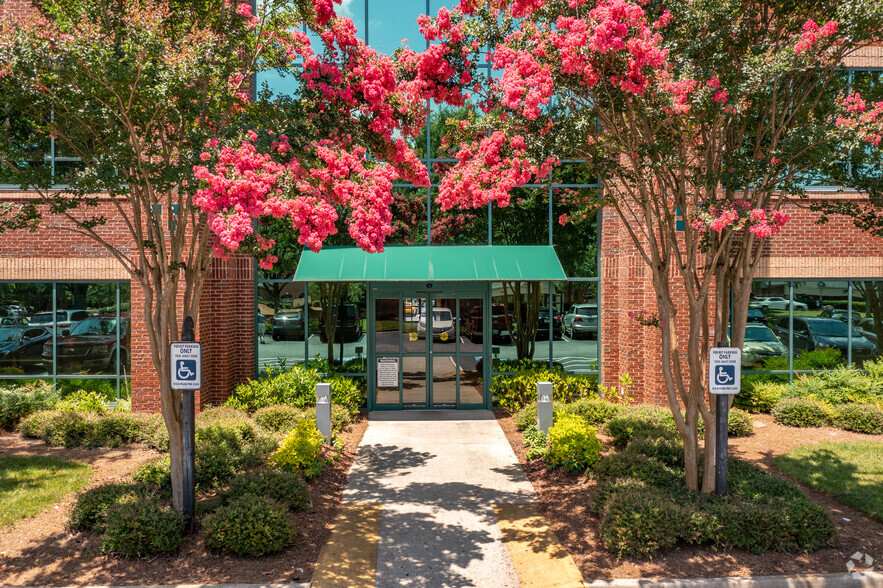 3890 Johns Creek Pky, Suwanee, GA en alquiler - Foto del edificio - Imagen 2 de 4