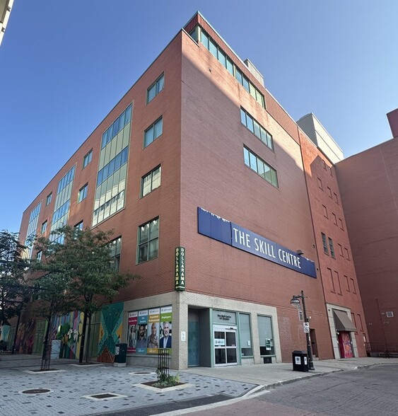 141 Dundas St, London, ON en venta - Foto del edificio - Imagen 2 de 12