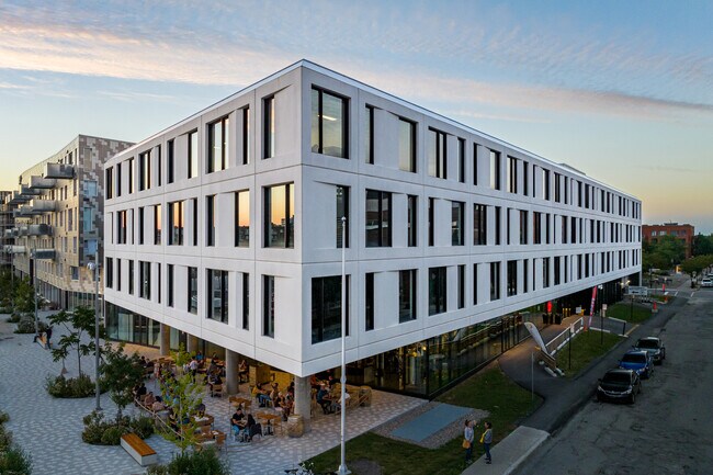 Más detalles de 2600 Rue William Tremblay, Montréal, QC - Oficina, oficina/clínica en alquiler