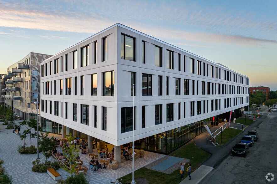 2600 Rue William Tremblay, Montréal, QC en alquiler - Foto del edificio - Imagen 1 de 17