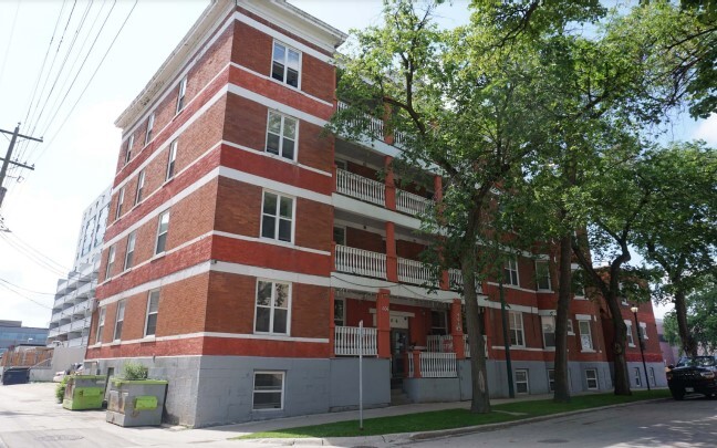 404 Qu'appelle Av, Winnipeg, MB en venta - Foto principal - Imagen 1 de 1