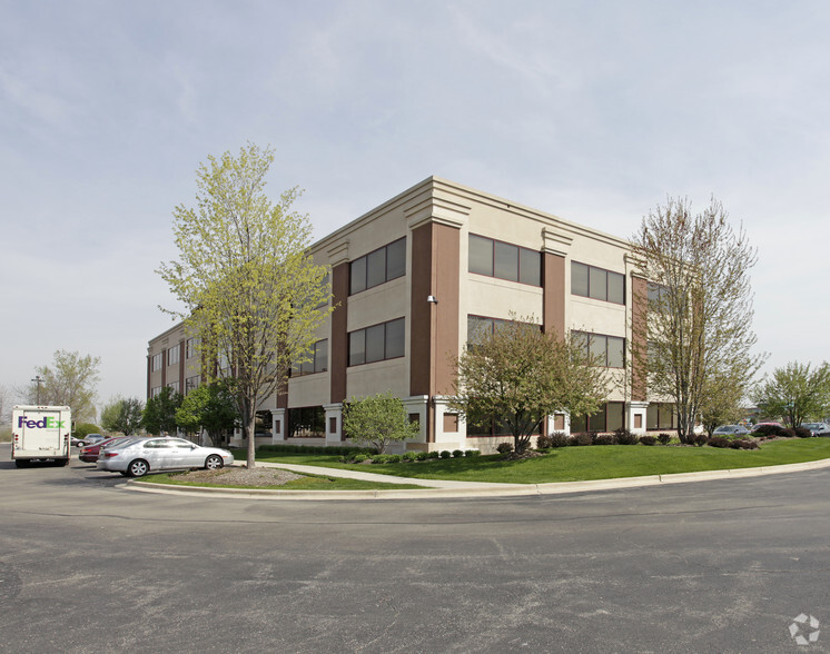 2580 Foxfield Rd, St Charles, IL en alquiler - Foto del edificio - Imagen 1 de 3