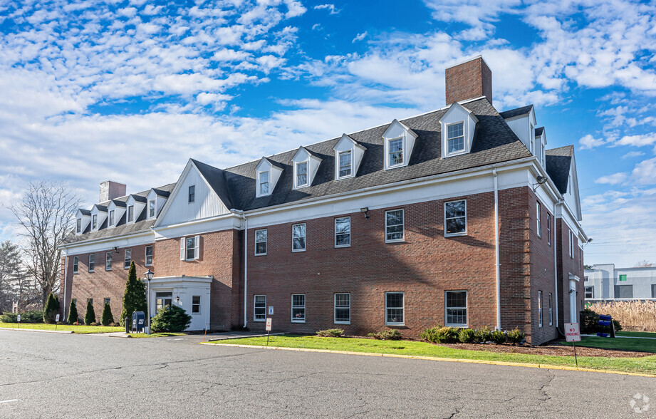 30 Jordan Ln, Wethersfield, CT en alquiler - Foto del edificio - Imagen 3 de 16