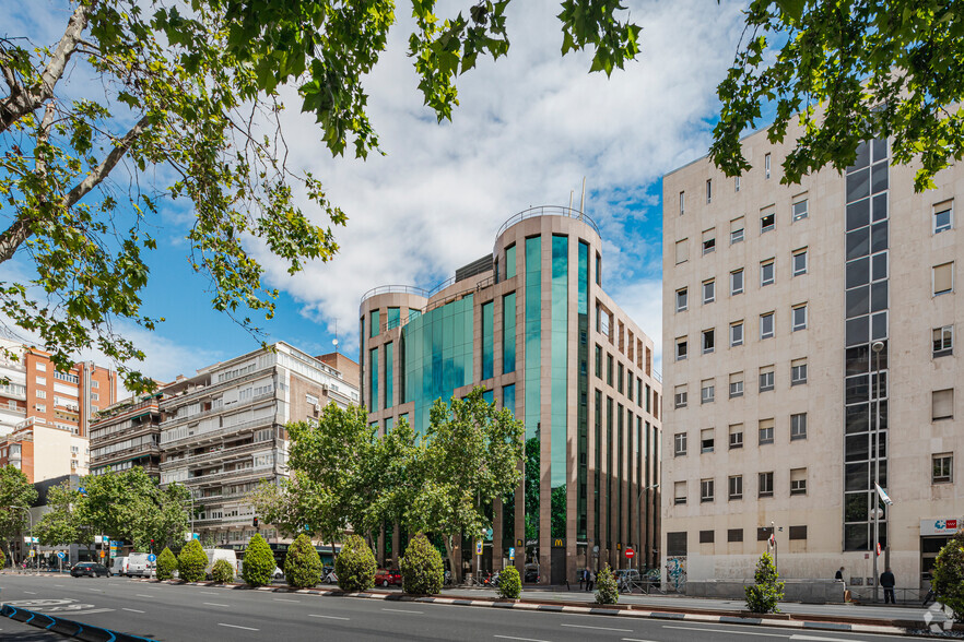 Calle De Francisco Silvela, 42, Madrid, Madrid en alquiler - Foto del edificio - Imagen 3 de 17