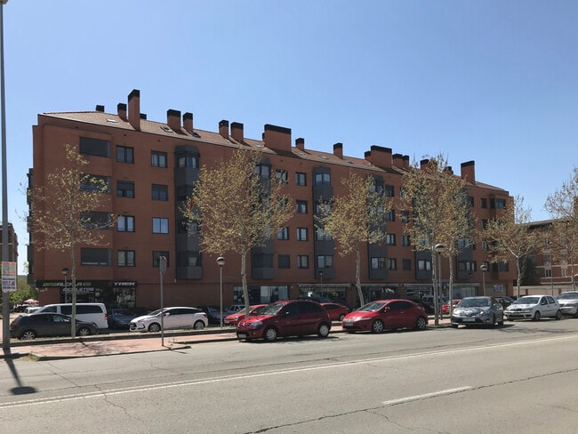 Más detalles de Calle Vigo, 1, Alcalá de Henares - Edificio residencial​ en venta
