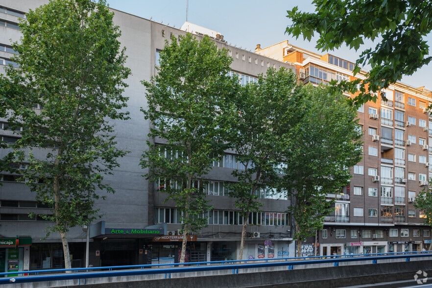 Avenida Mediterráneo, 42, Madrid, Madrid en venta - Foto del edificio - Imagen 3 de 4