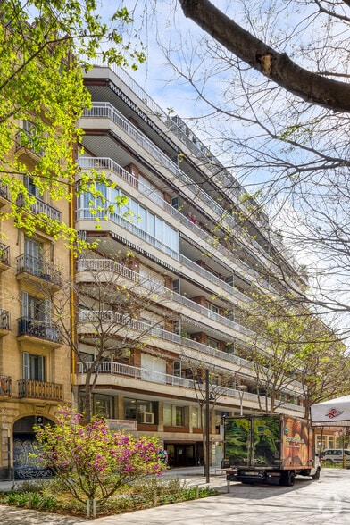 Carrer de Rocafort, 116, Barcelona, Barcelona en alquiler - Foto del edificio - Imagen 3 de 4