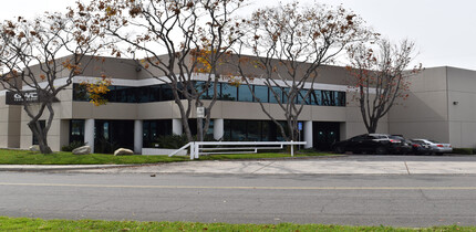 365 Cloverleaf Dr, Baldwin Park, CA en alquiler Foto del edificio- Imagen 1 de 2