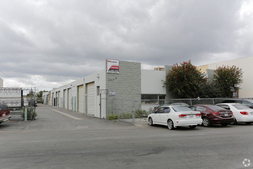 15406 Cabrito Rd, Van Nuys, CA en alquiler - Foto del edificio - Imagen 2 de 8