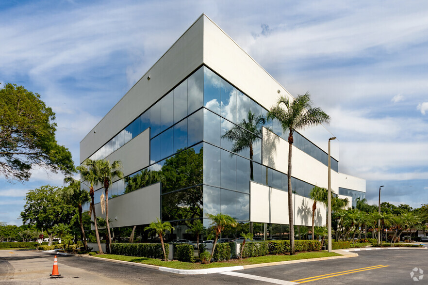 6360 NW 5th Way, Fort Lauderdale, FL en alquiler - Foto principal - Imagen 1 de 4