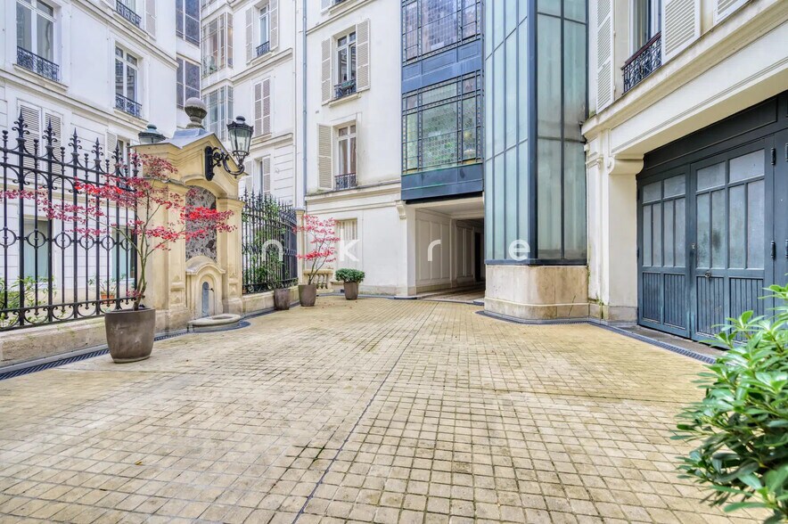 98 Rue De Miromesnil, Paris en venta - Foto del edificio - Imagen 3 de 14