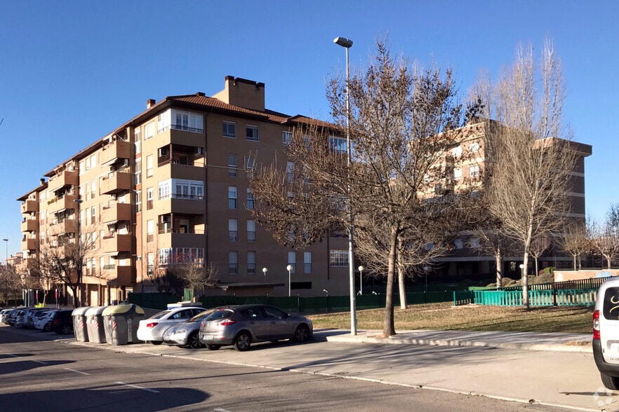 Edificio residencial en Humanes de Madrid, Madrid en venta - Foto del edificio - Imagen 3 de 4
