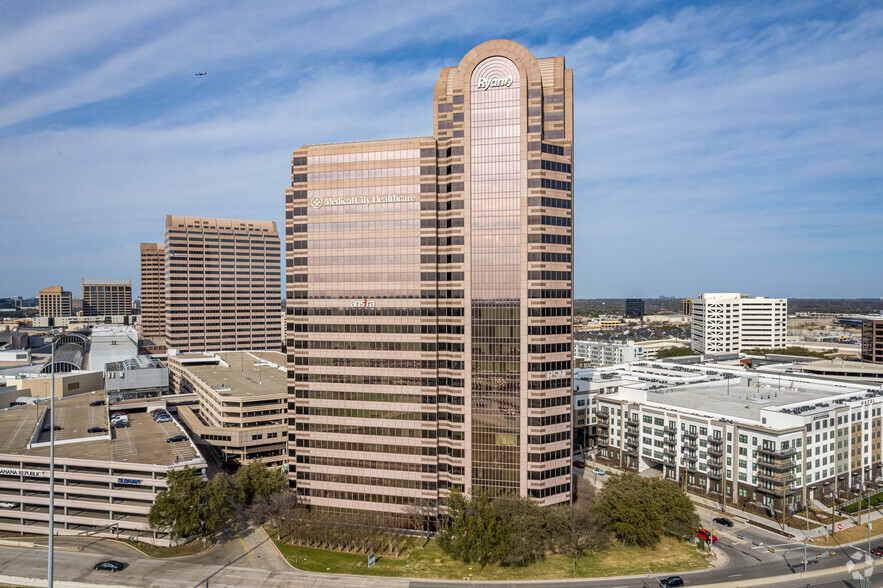 13155 Noel Rd, Dallas, TX en alquiler - Foto del edificio - Imagen 1 de 18