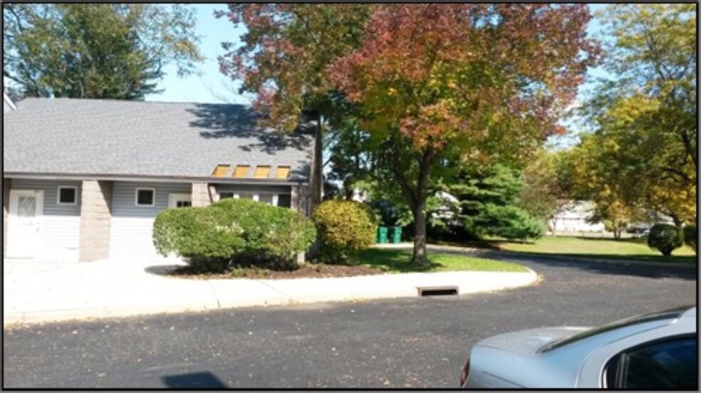 445 White Horse Ave, Hamilton, NJ en venta - Foto del edificio - Imagen 2 de 6