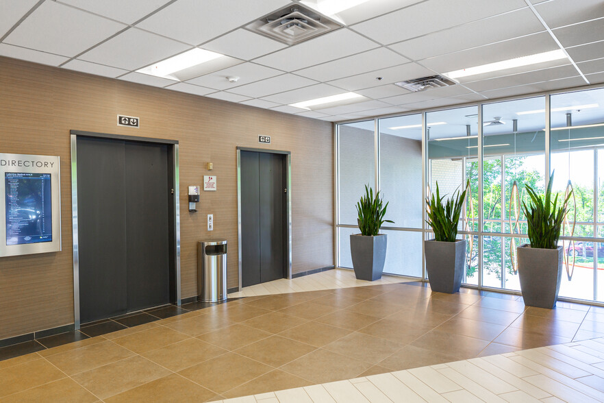 520 Medical Dr, Bountiful, UT en alquiler - Lobby - Imagen 3 de 8