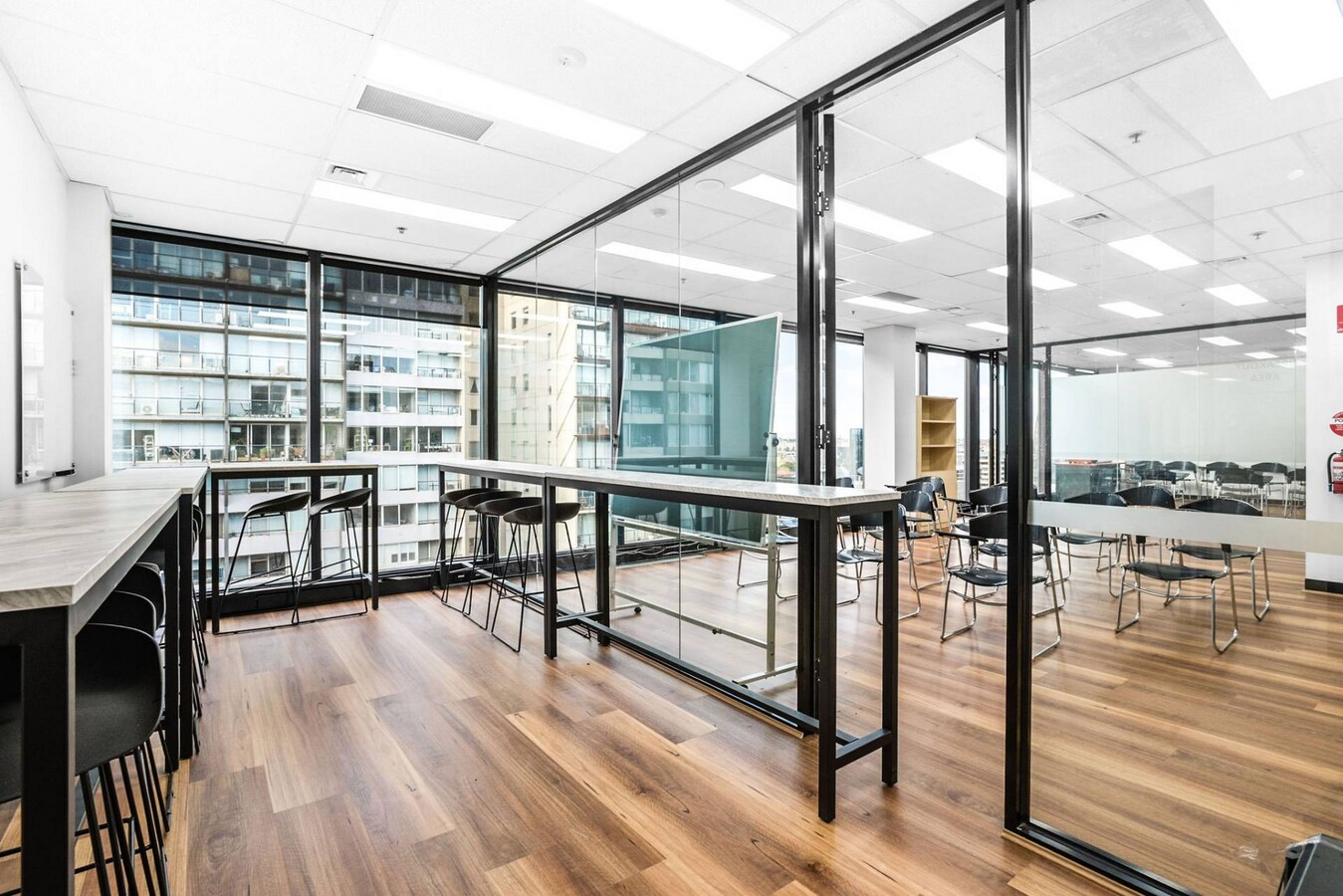 1 Queens Rd, Melbourne, VIC 3004 - Unidad 16,18,20 - - Foto del interior - Image 1 of 6