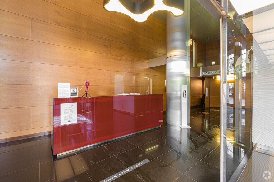 Plaza de la Lealtad, 4, Madrid, Madrid en alquiler - Foto del edificio - Imagen 2 de 5