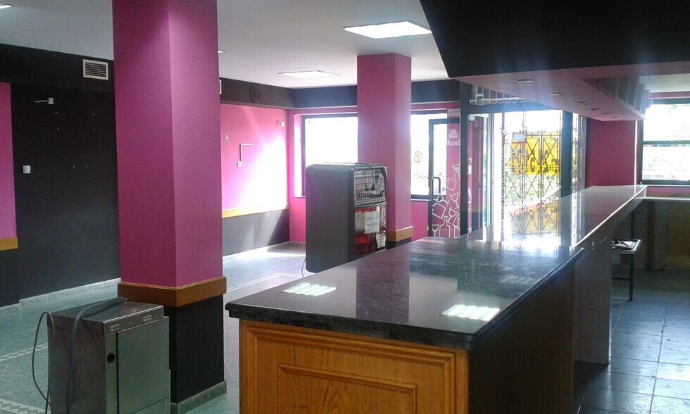 Local en Cáceres en venta - Foto del edificio - Imagen 3 de 9