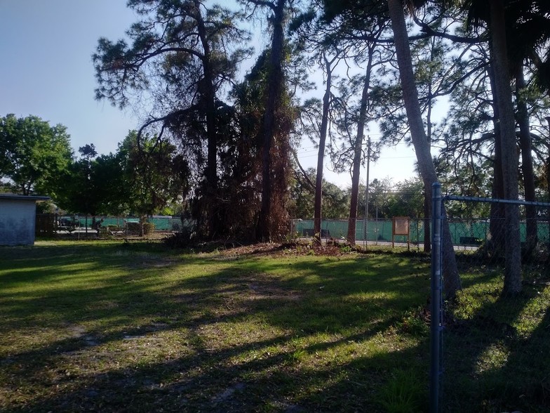 3901 Hopkins Ave, Titusville, FL en venta - Foto del edificio - Imagen 2 de 6