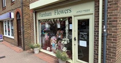 Shop 1, The Centre, Prospect House, The Broadway, Farnham Common en alquiler Foto del edificio- Imagen 1 de 3