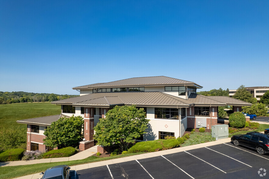 1166 Quail Ct, Pewaukee, WI en alquiler - Foto del edificio - Imagen 2 de 20