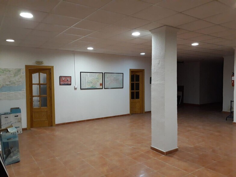 Local en Granada, Granada en venta - Foto del interior - Imagen 1 de 10
