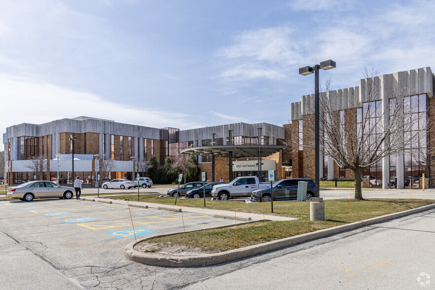 1111 Delafield St, Waukesha, WI en alquiler - Foto del edificio - Imagen 3 de 4