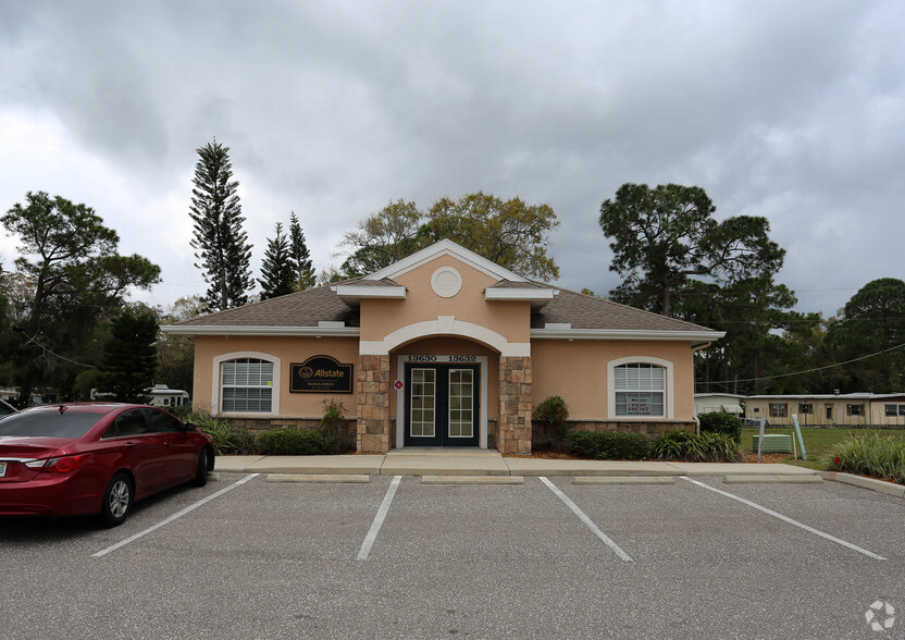 13630-13632 W Hillsborough Ave, Tampa, FL en venta - Foto del edificio - Imagen 3 de 20